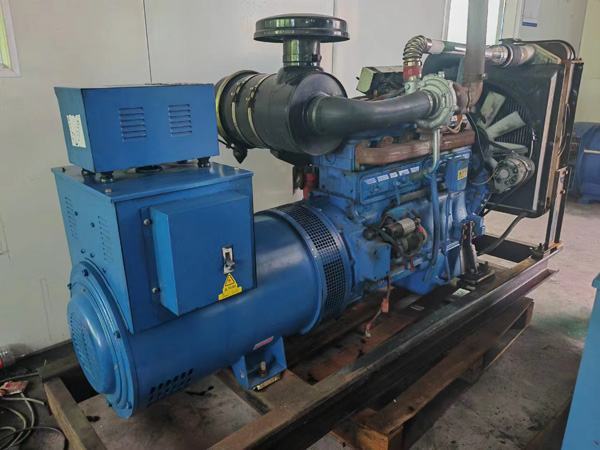江阴100kW柴油发电机组使用多级机油有哪些优缺点？